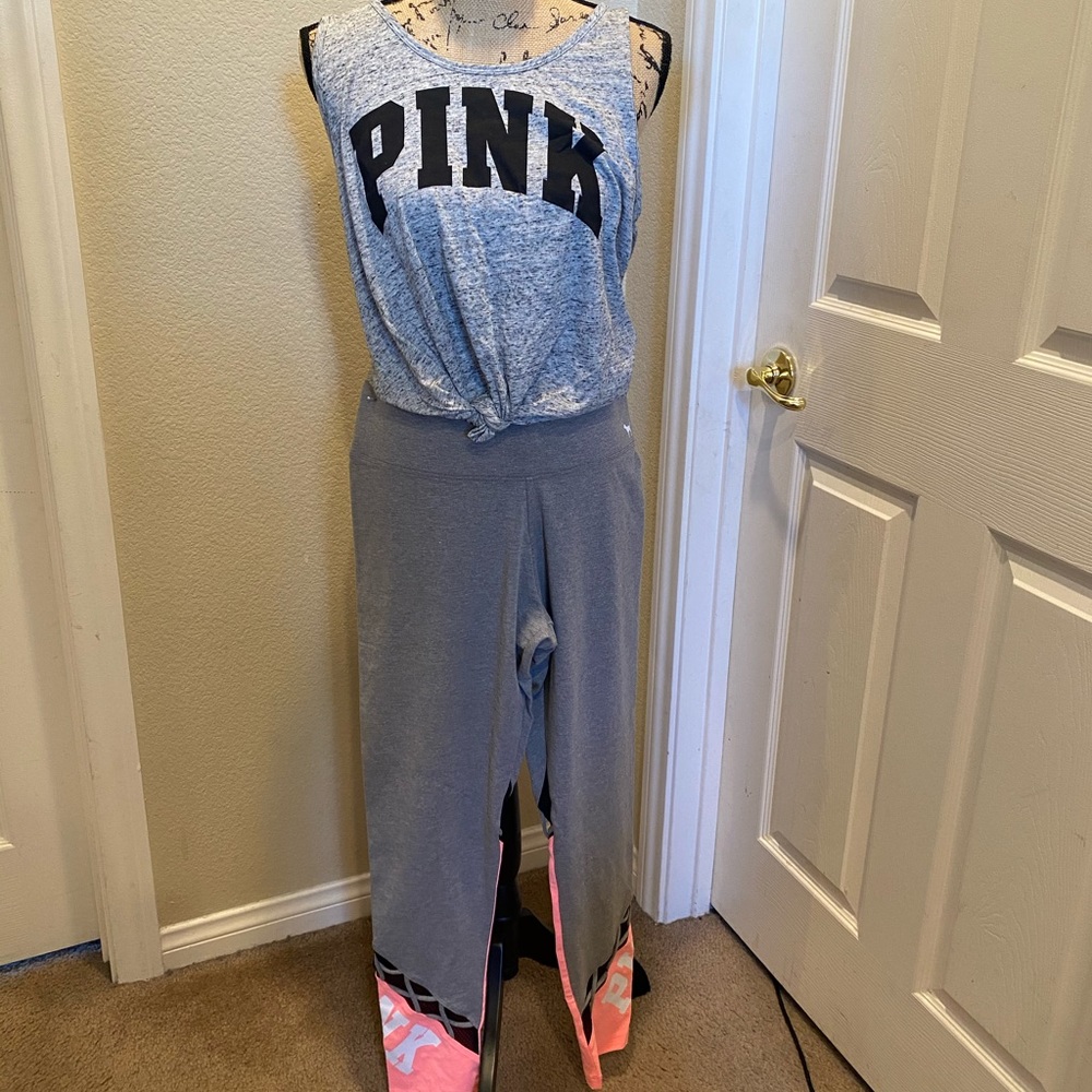 NWOT VS Pink Yoga set 🧘‍♀️